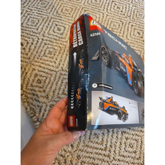 LEGO Technic NEOM McLaren Formula E Race Car Toy 42169 *SEE DETAILS* - Picture 9 of 16